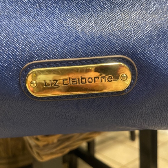 Liz Claiborne large Royal Blue Shoulder Bag with Textured Leather luxury tote​​ - Picture 2 of 10